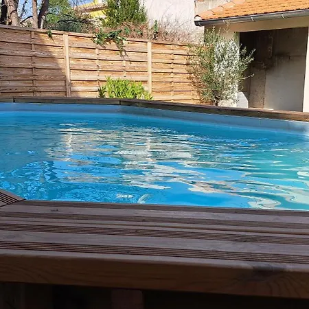 Casa vacanze Maison De Avec Piscine Nîmes