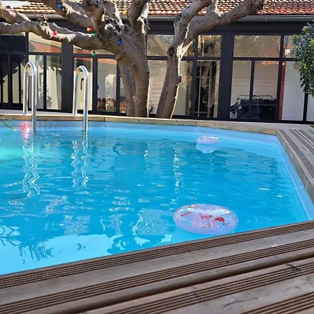 Casa vacanze Maison De Avec Piscine Nîmes